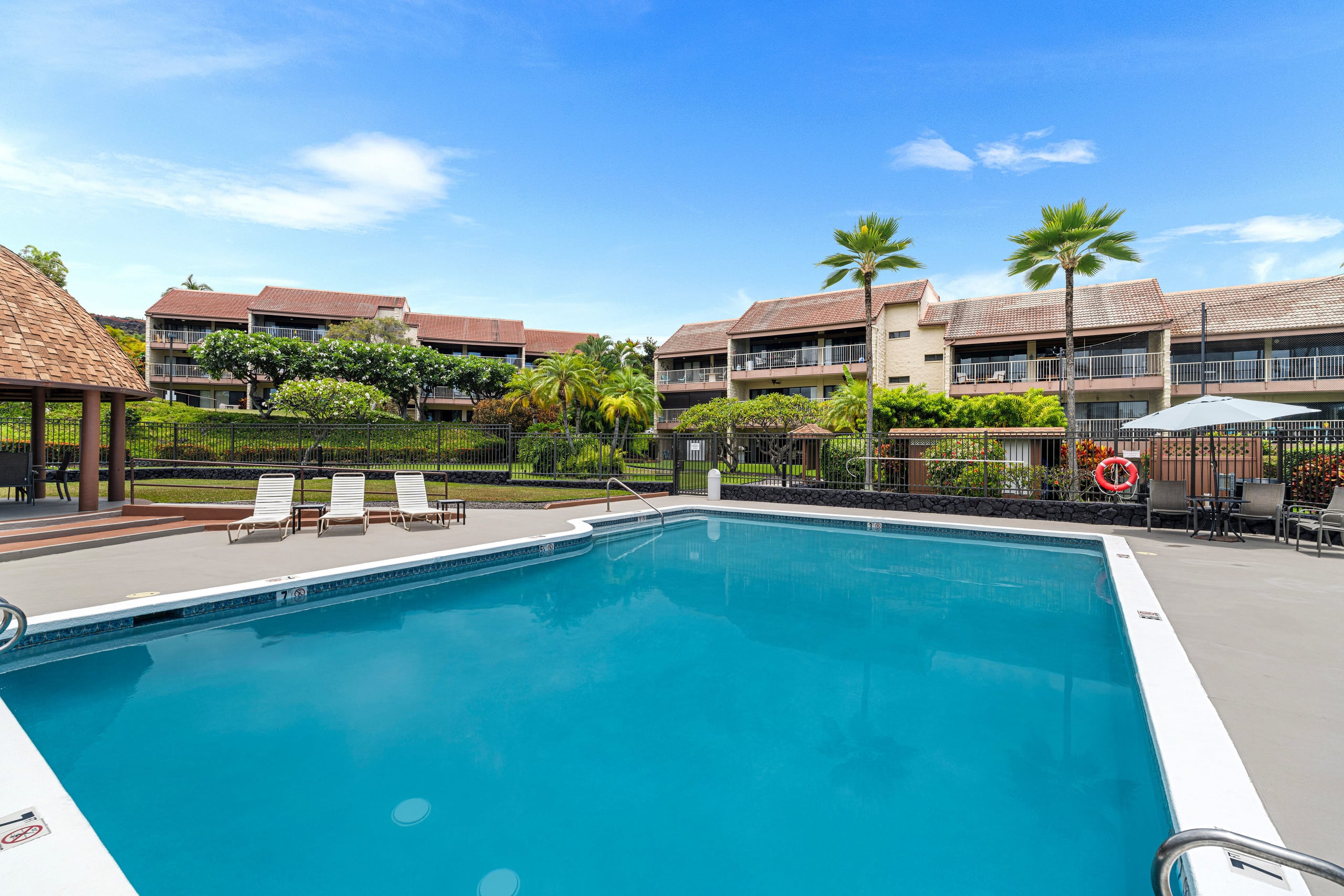 Condo in Kailua-Kona · ★4.8 · 2 bedrooms · 3 beds · 2 private baths - Image 37