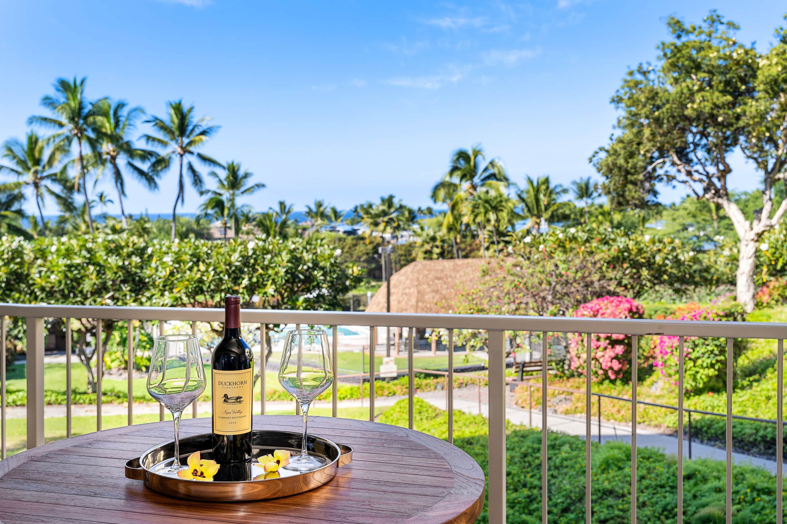 Condo in Kailua-Kona · ★4.8 · 2 bedrooms · 3 beds · 2 private baths - Image 1