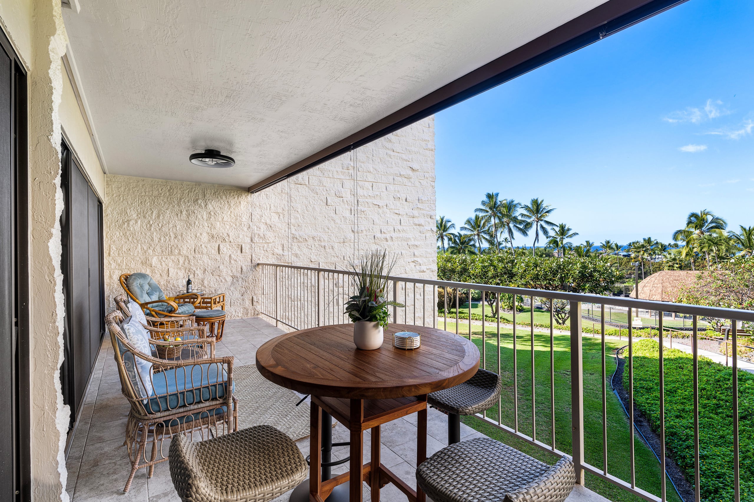 Condo in Kailua-Kona · ★4.8 · 2 bedrooms · 3 beds · 2 private baths - Image 8