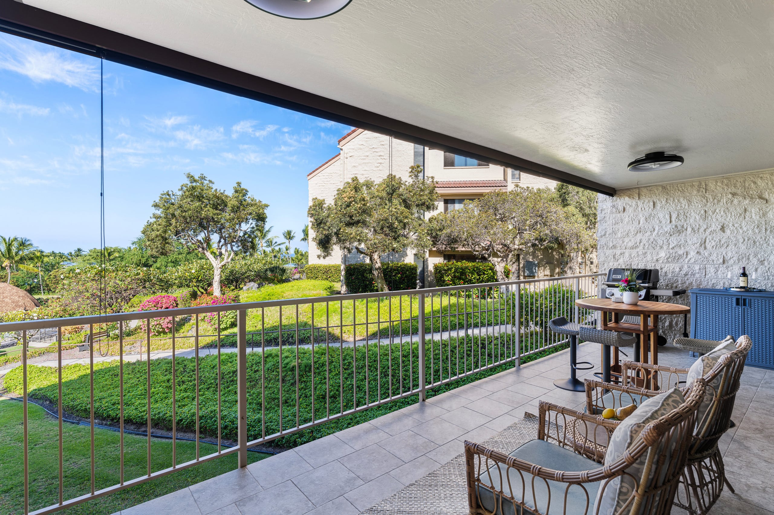 Condo in Kailua-Kona · ★4.8 · 2 bedrooms · 3 beds · 2 private baths - Image 9