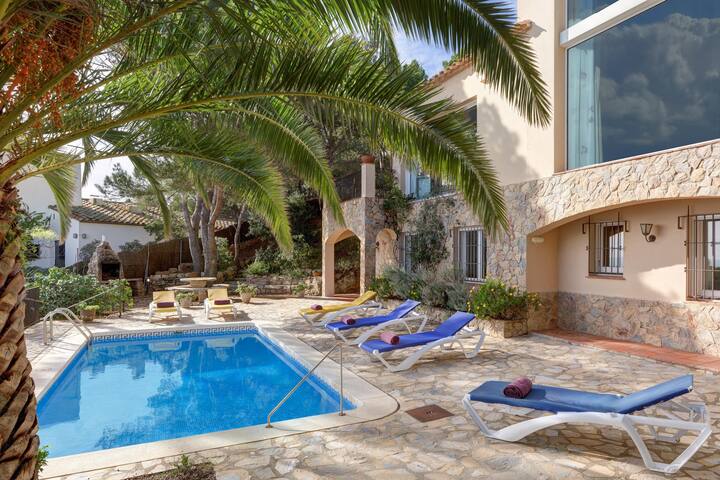 balco del mar-villa with sea views and private poo gallery image 2