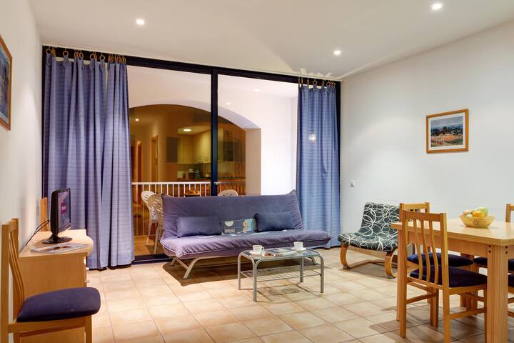 empordanet 2a – apartment in the center of calella gallery image 4