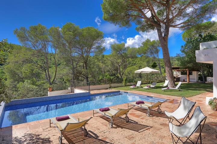 la casona – villa with private pool in the center gallery image 4