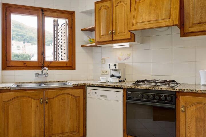 macrina 2-seafront apartment-tamaru-costa brava gallery image 5