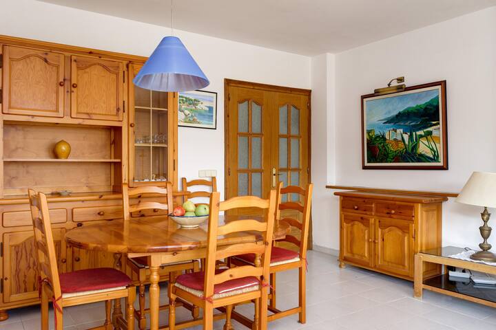 macrina 2-seafront apartment-tamaru-costa brava gallery image 4