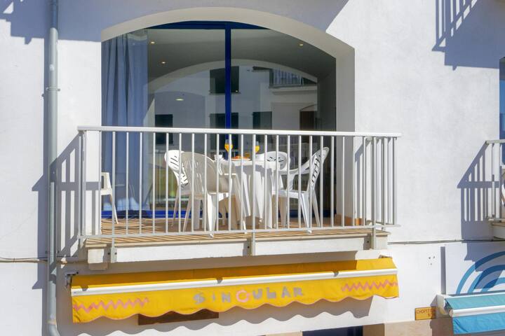 empordanet 2b – apartment in the center of calella gallery image 3