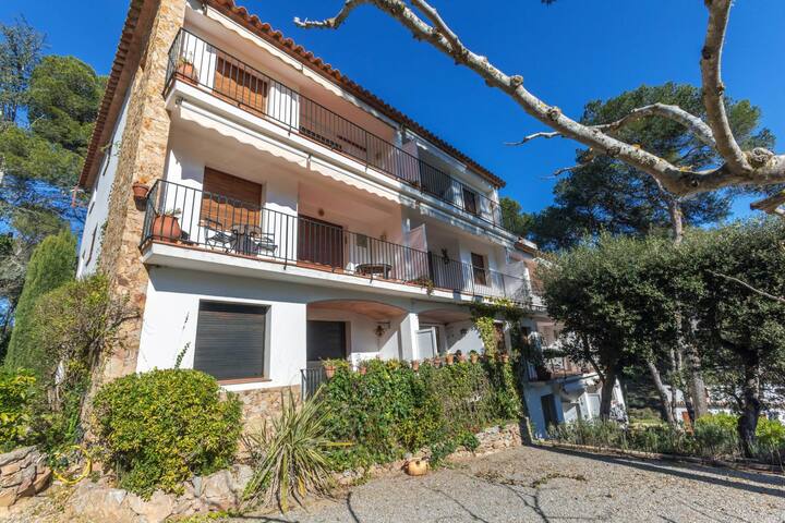 puig grui 1 – apartment in tamariu-costa brava gallery image 3