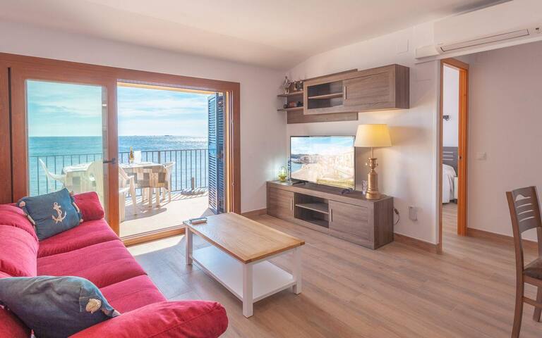 voramar b . pª canadell-seafront apartment-calella gallery image 2