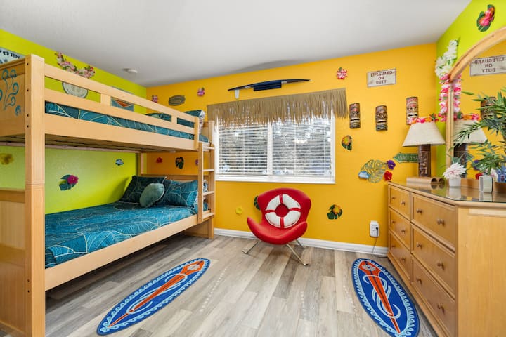 Стая с двуетажно легло „Сърф за всички“ – вълшебни спомени