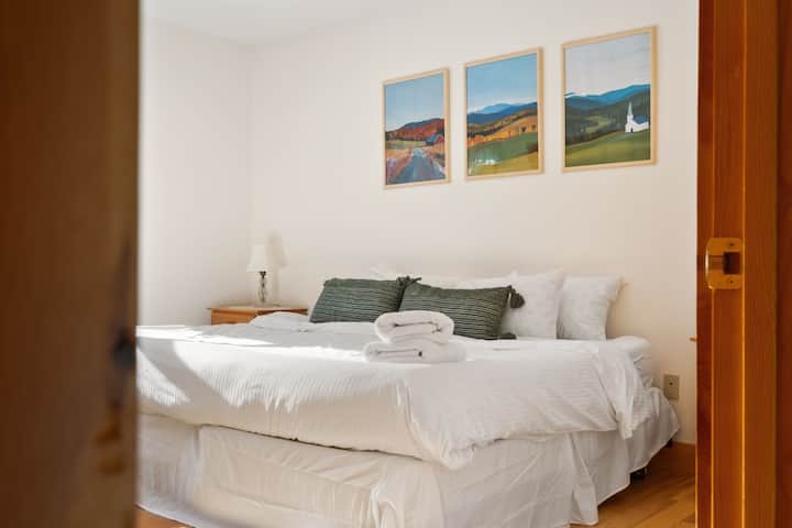 استيقظ على ضوء الصباح اللطيف والغابة الهادئة - النوم يأتي بسهولة هنا