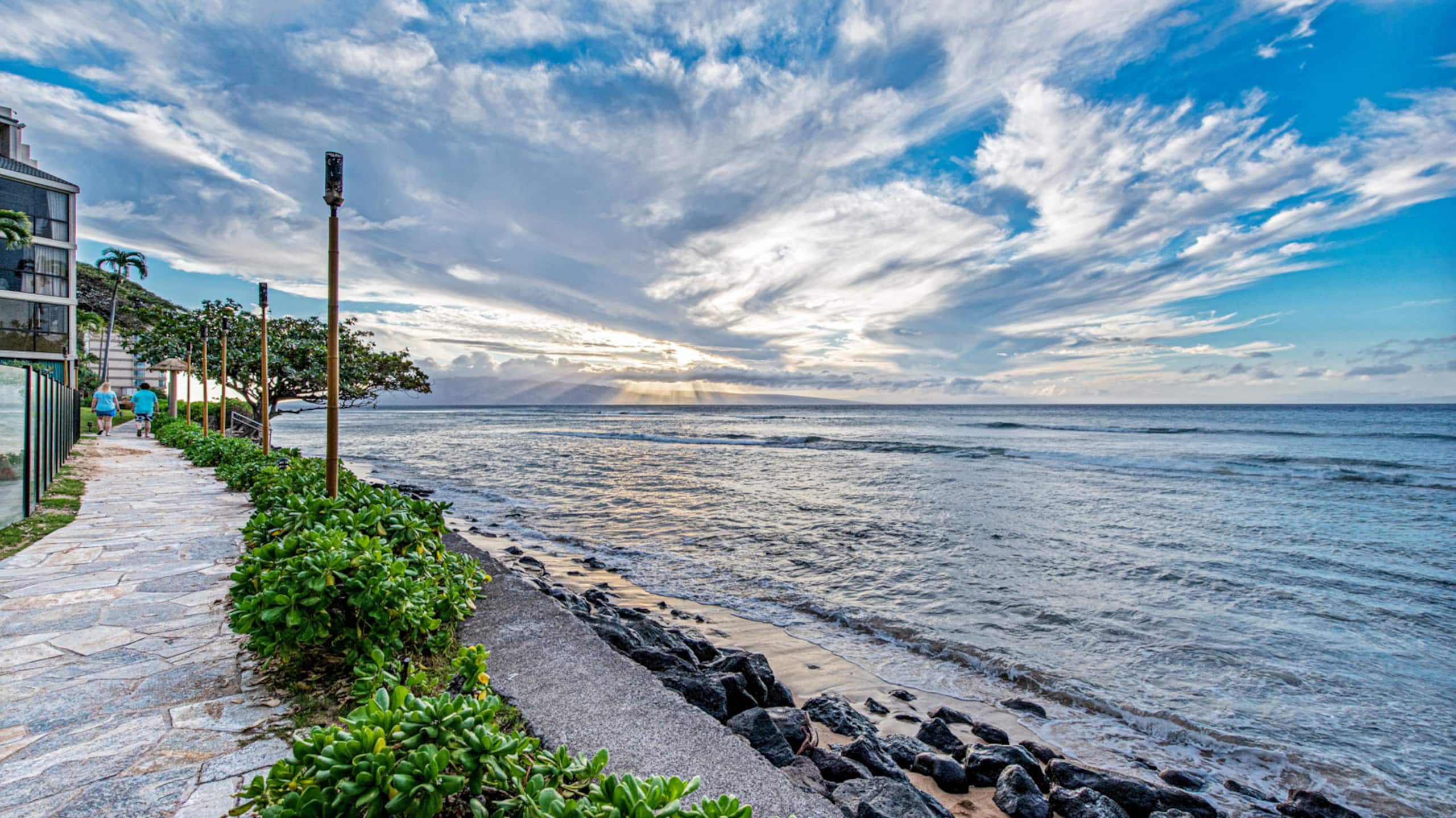 Condo in Lahaina · ★4.92 · 1 bedroom · 3 beds · 1 bath - Image 5