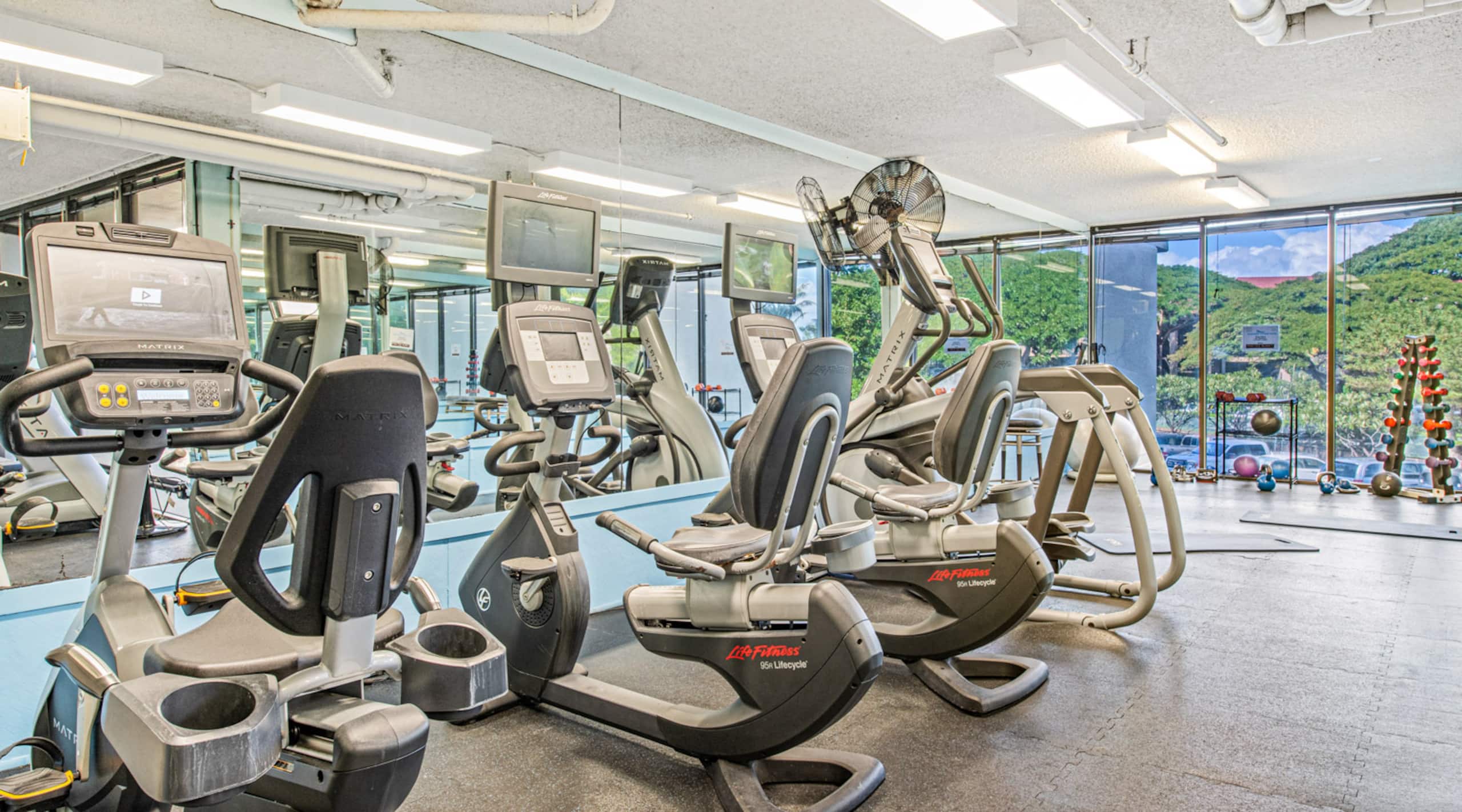 Condo in Lahaina · ★4.92 · 1 bedroom · 3 beds · 1 bath - Image 32