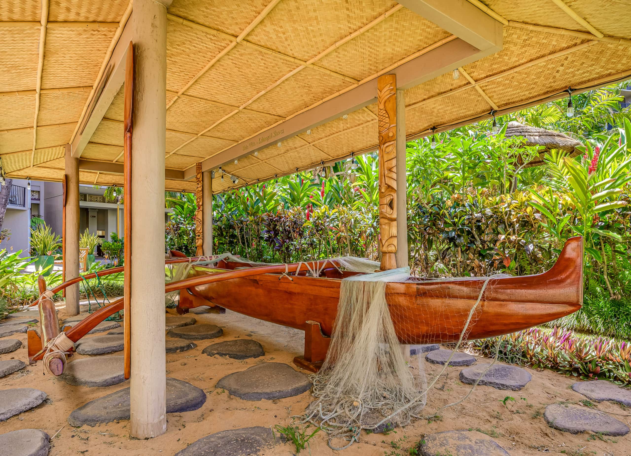 Condo in Lahaina · ★4.92 · 1 bedroom · 3 beds · 1 bath - Image 25