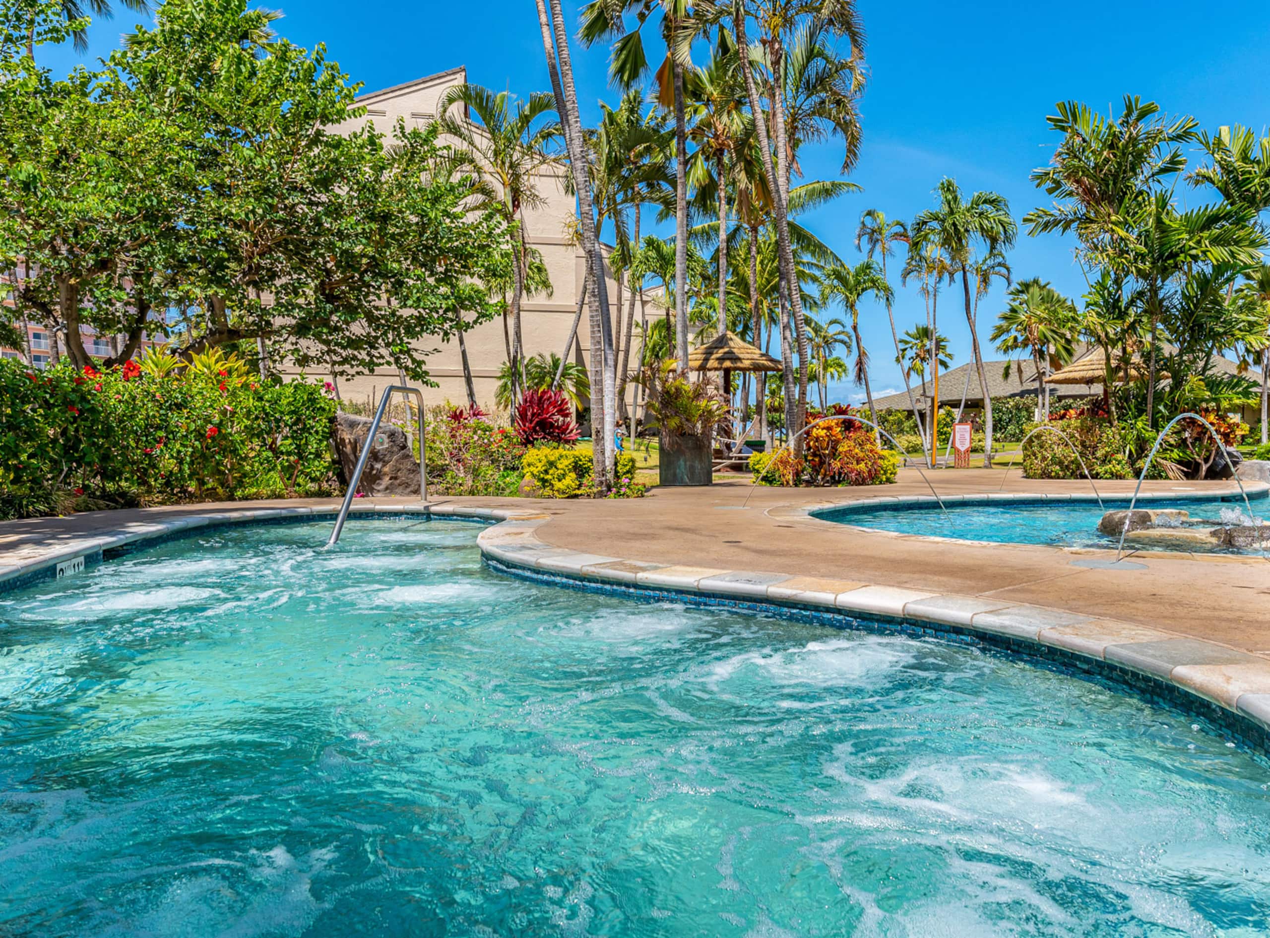 Condo in Lahaina · ★4.92 · 1 bedroom · 3 beds · 1 bath - Image 4