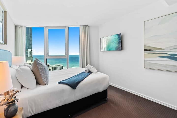 Dormitorio tamaño queen con vistas impresionantes