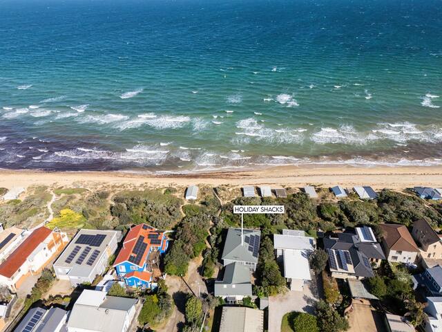 Anchor Beachfront | Pet Friendly on the Beach gallery image 3