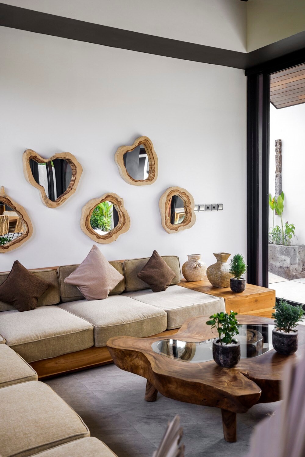 Villa in Tampaksiring · ★4.79 · 5 bedrooms · 5 beds · 5 baths, comparabile Airbnb