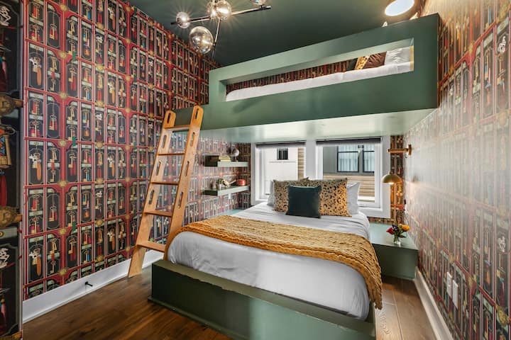 2. spavaća soba: ugrađeni kreveti (širine 150 – 179 cm), zavjese za zamračivanje prostorije 