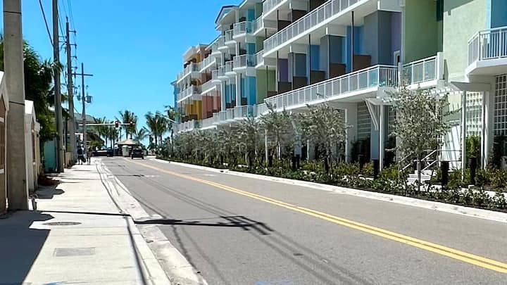 One Particular Cottage - Next To Margaritaville - Fort Myers Beach, FL