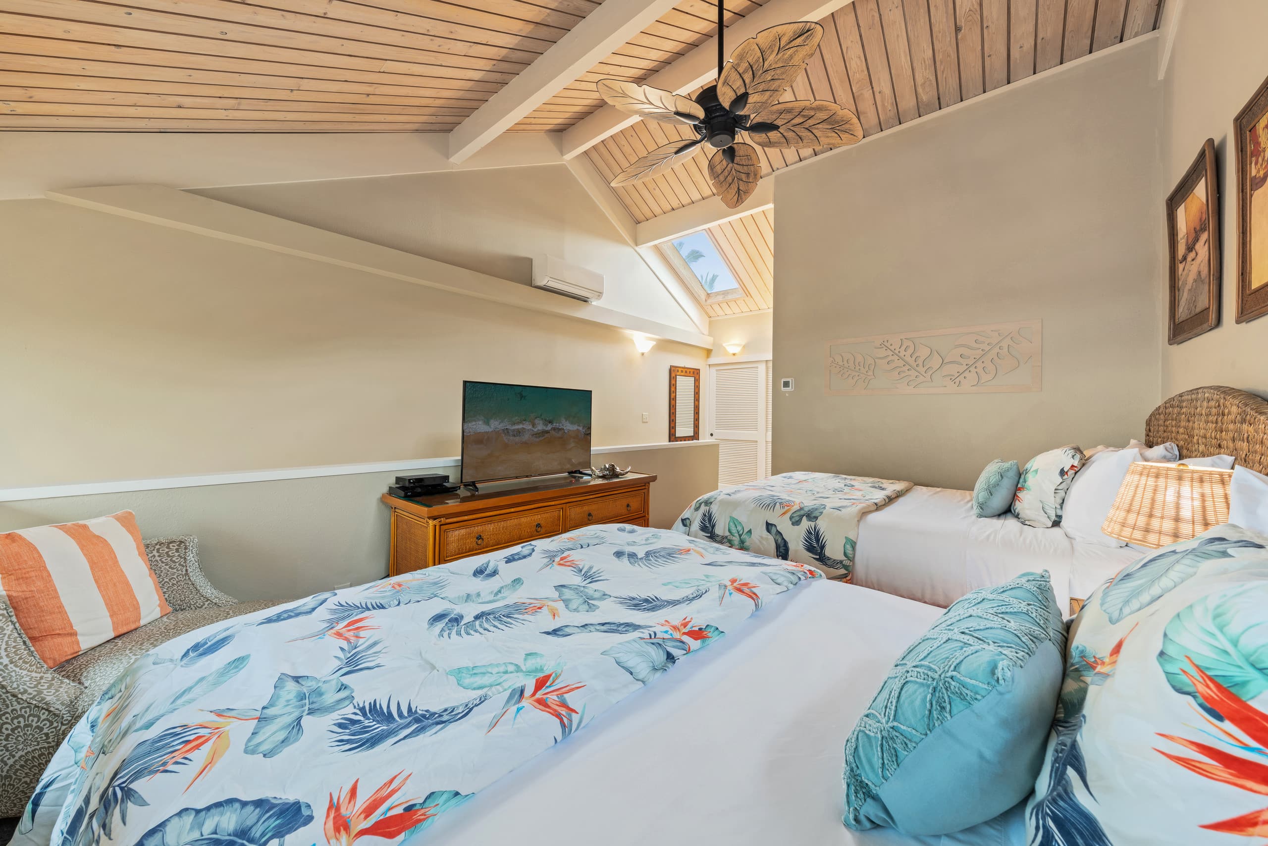 Condo in Lahaina · ★4.71 · 2 bedrooms · 4 beds · 2 baths - Image 23