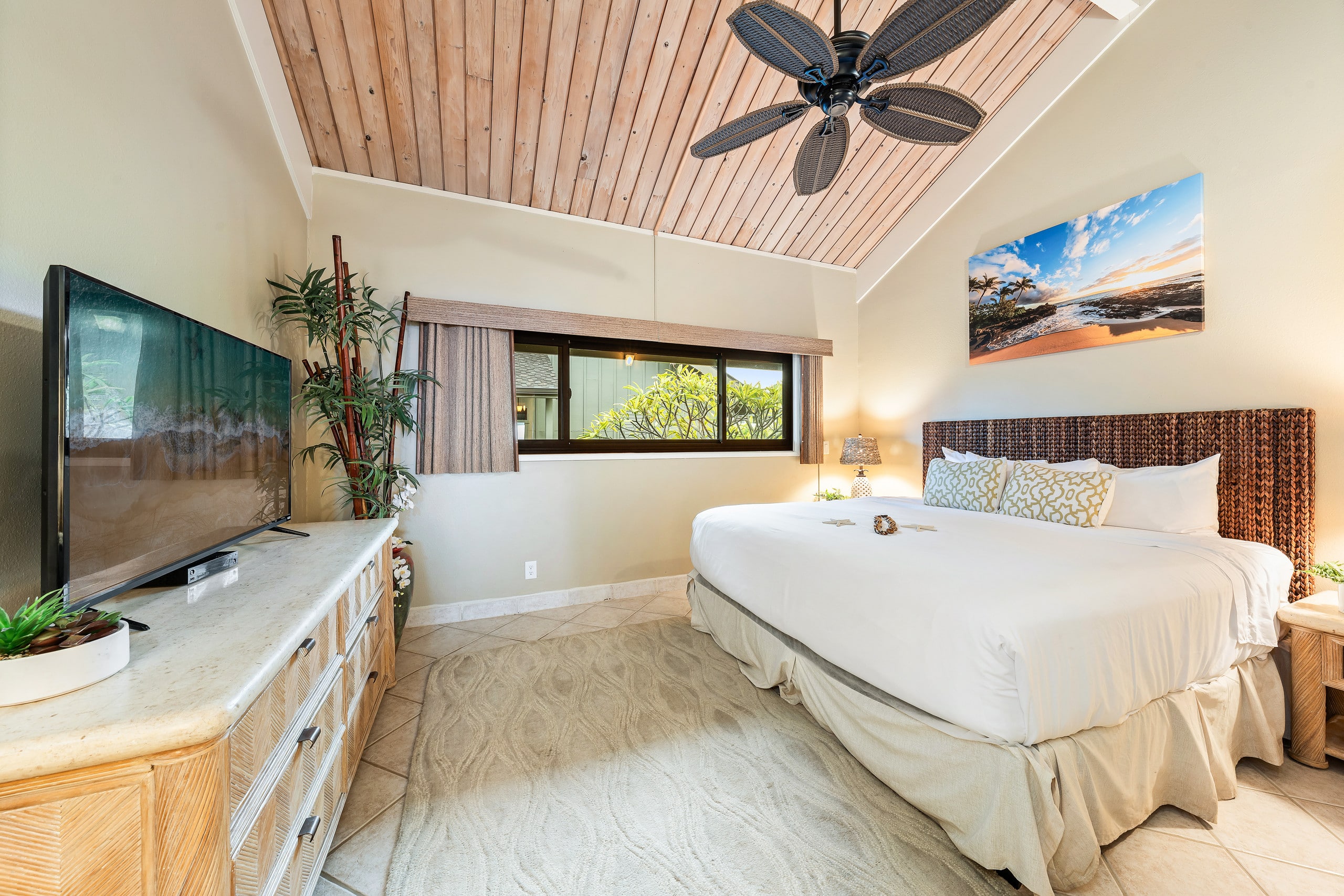 Condo in Lahaina · ★4.71 · 2 bedrooms · 4 beds · 2 baths - Image 14