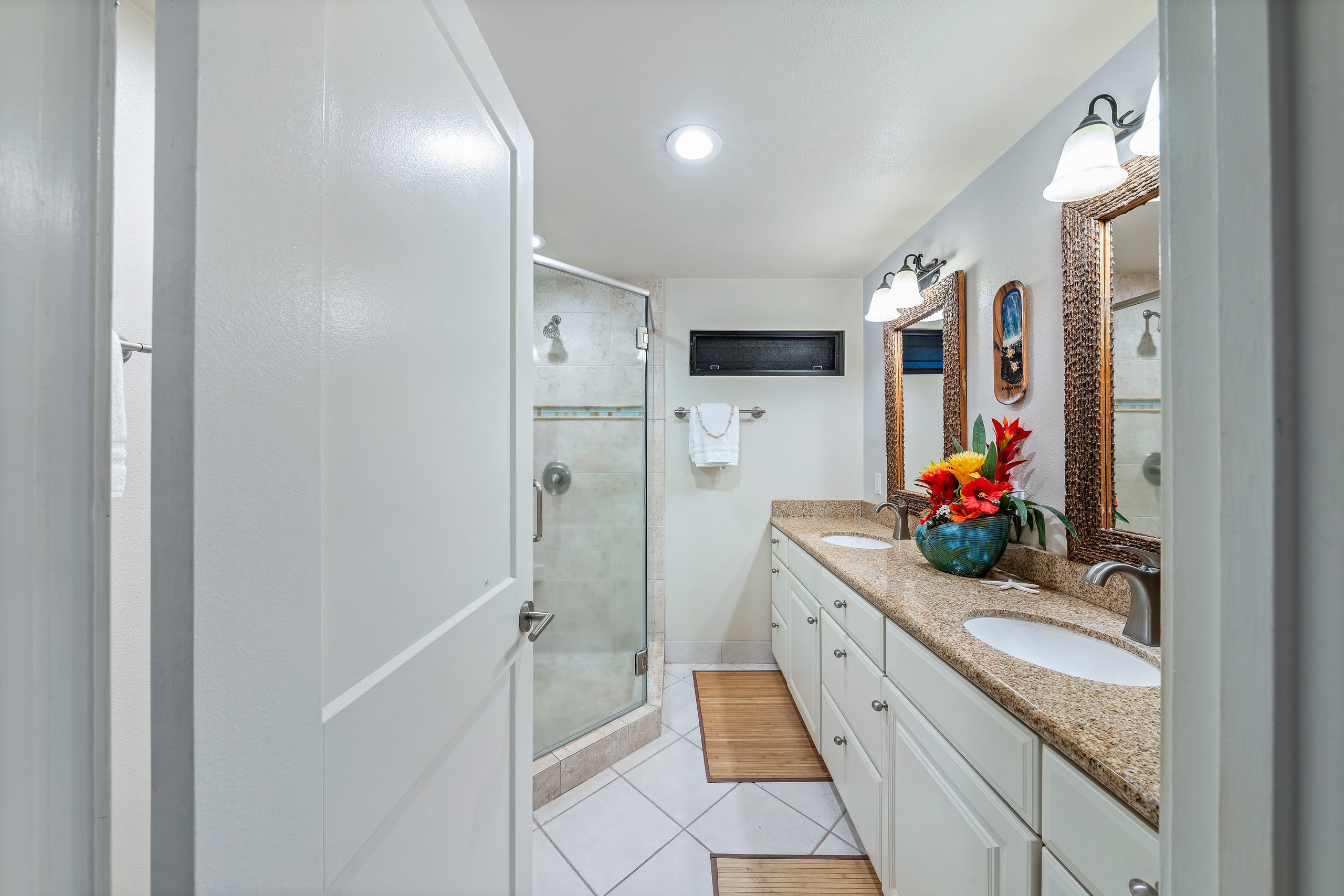 Condo in Lahaina · ★4.71 · 2 bedrooms · 4 beds · 2 baths - Image 24