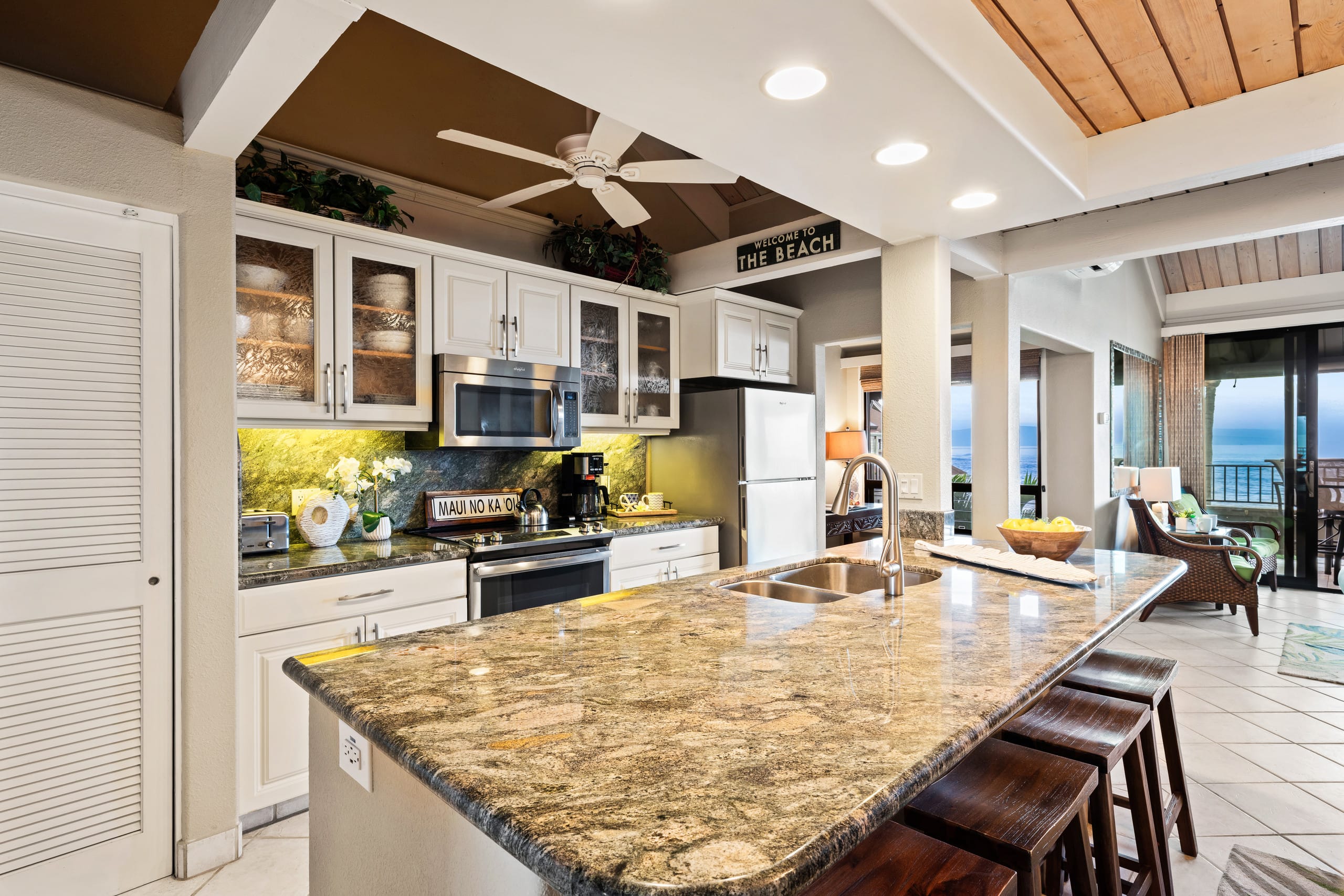 Condo in Lahaina · ★4.71 · 2 bedrooms · 4 beds · 2 baths - Image 8