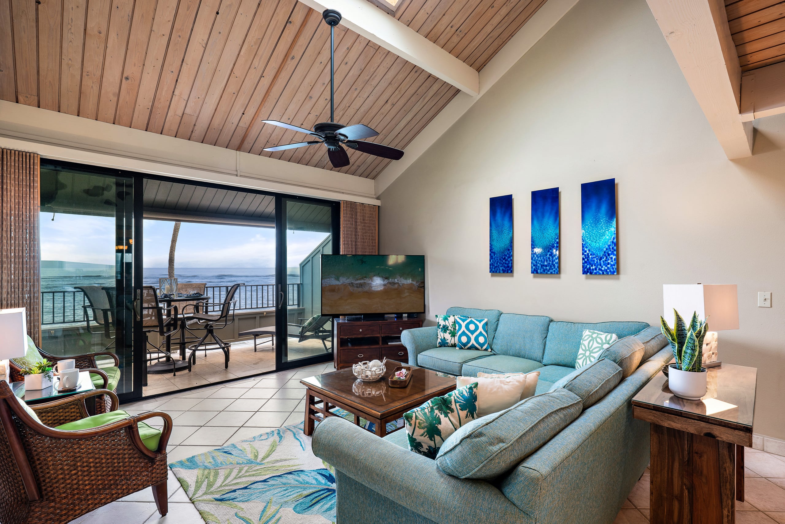 Condo in Lahaina · ★4.71 · 2 bedrooms · 4 beds · 2 baths - Image 2