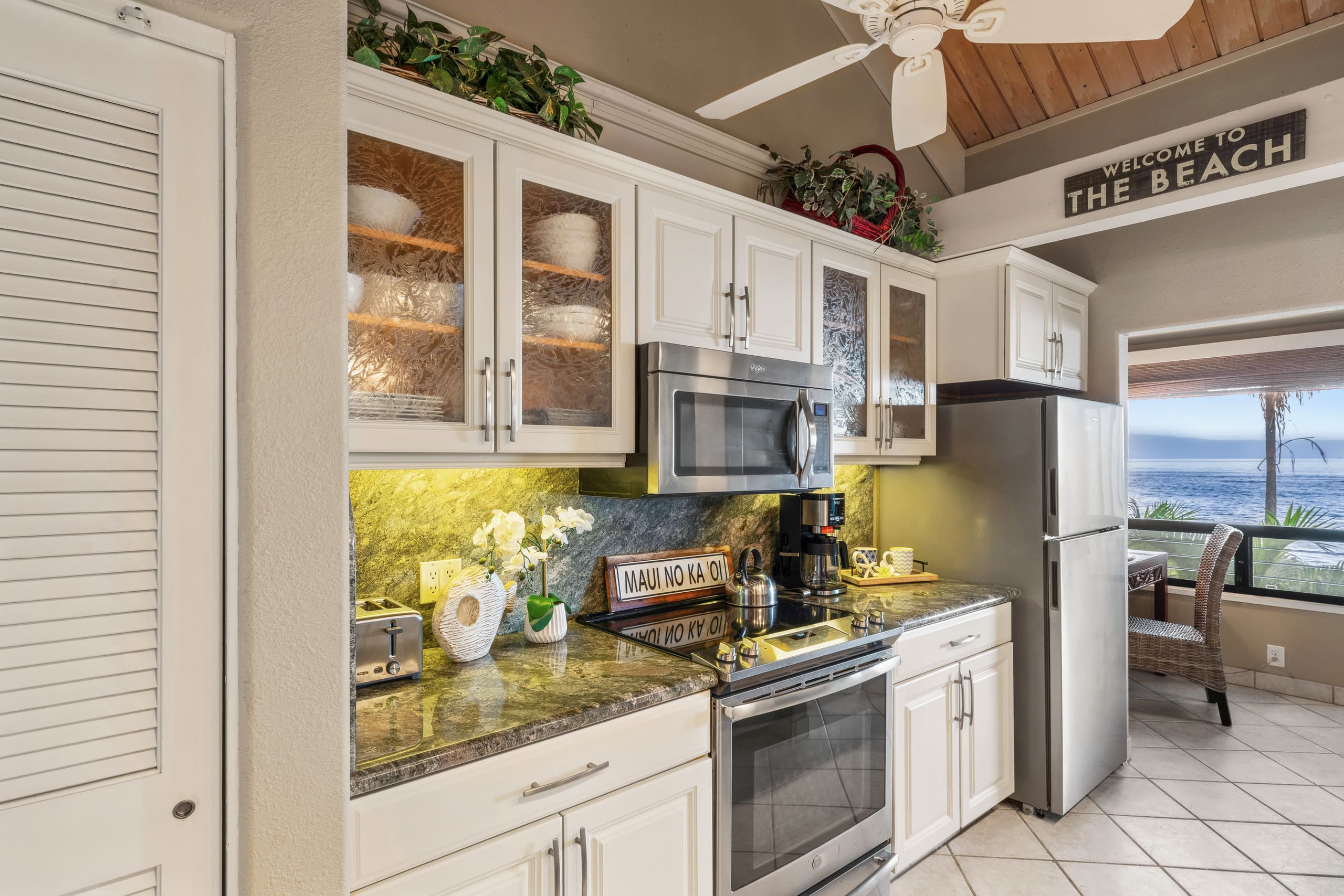 Condo in Lahaina · ★4.71 · 2 bedrooms · 4 beds · 2 baths - Image 9