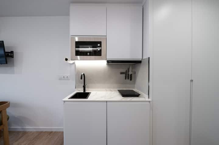 305 — Sb20 Boutique Studios | 1br | 1ba | W/k - Madrid