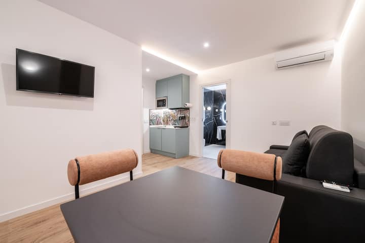 308 — Sb20 Boutique Studios | 1br | 1ba | Hot Tub - Universidad CEU San Pablo