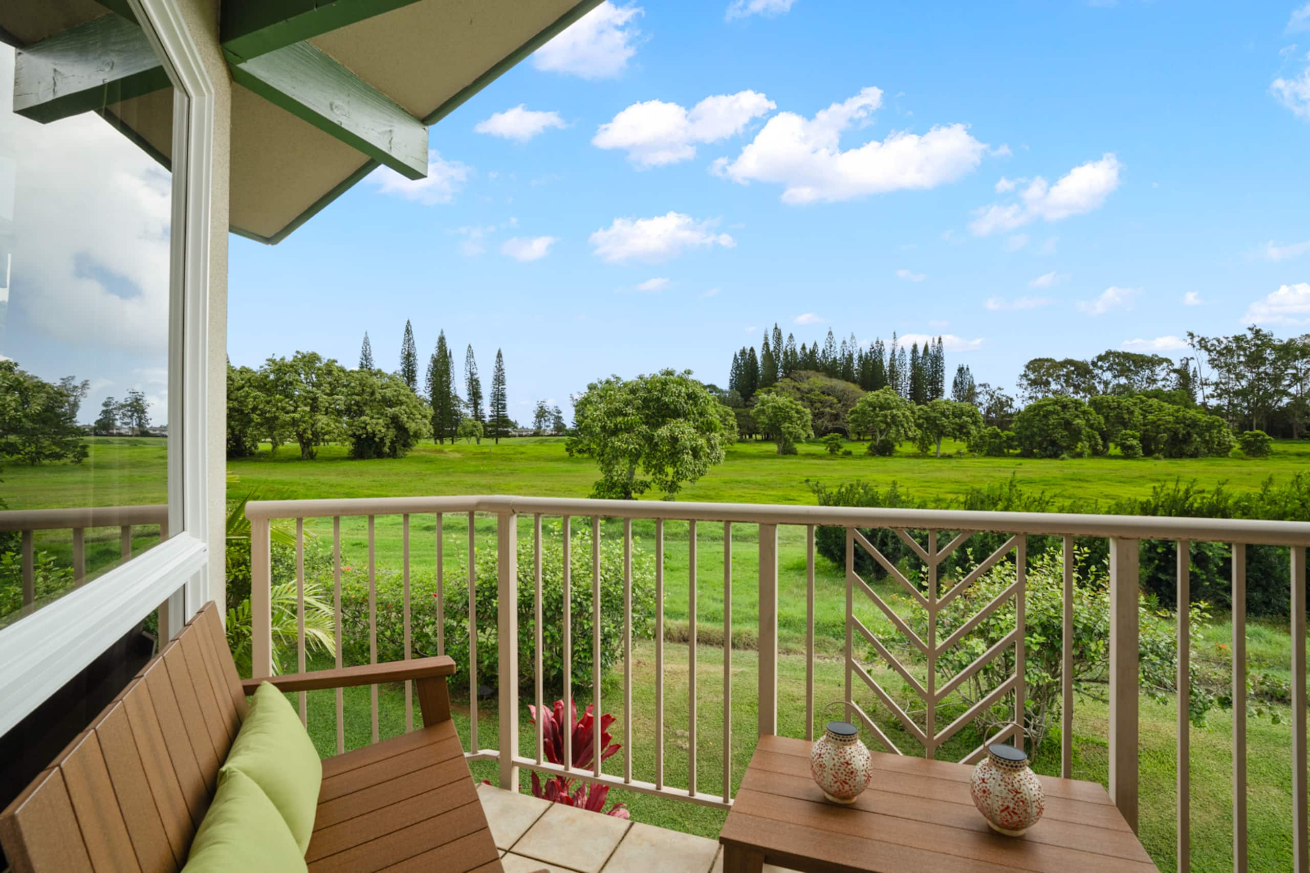 A/C Newly Renovated Townhome! ~Pool ~Jacuzzi ~BBQ - Photo 4