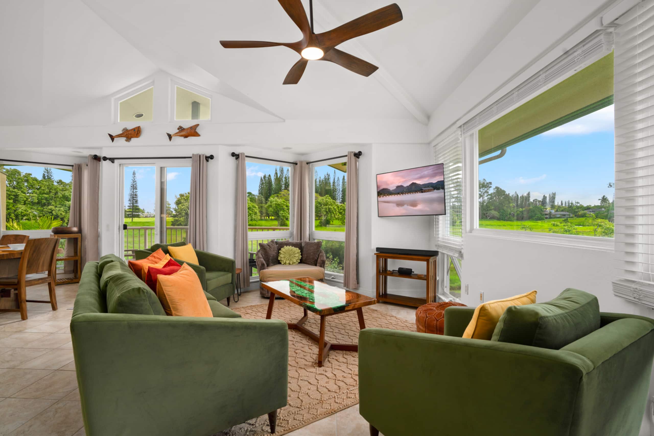 A/C Newly Renovated Townhome! ~Pool ~Jacuzzi ~BBQ - Photo 13