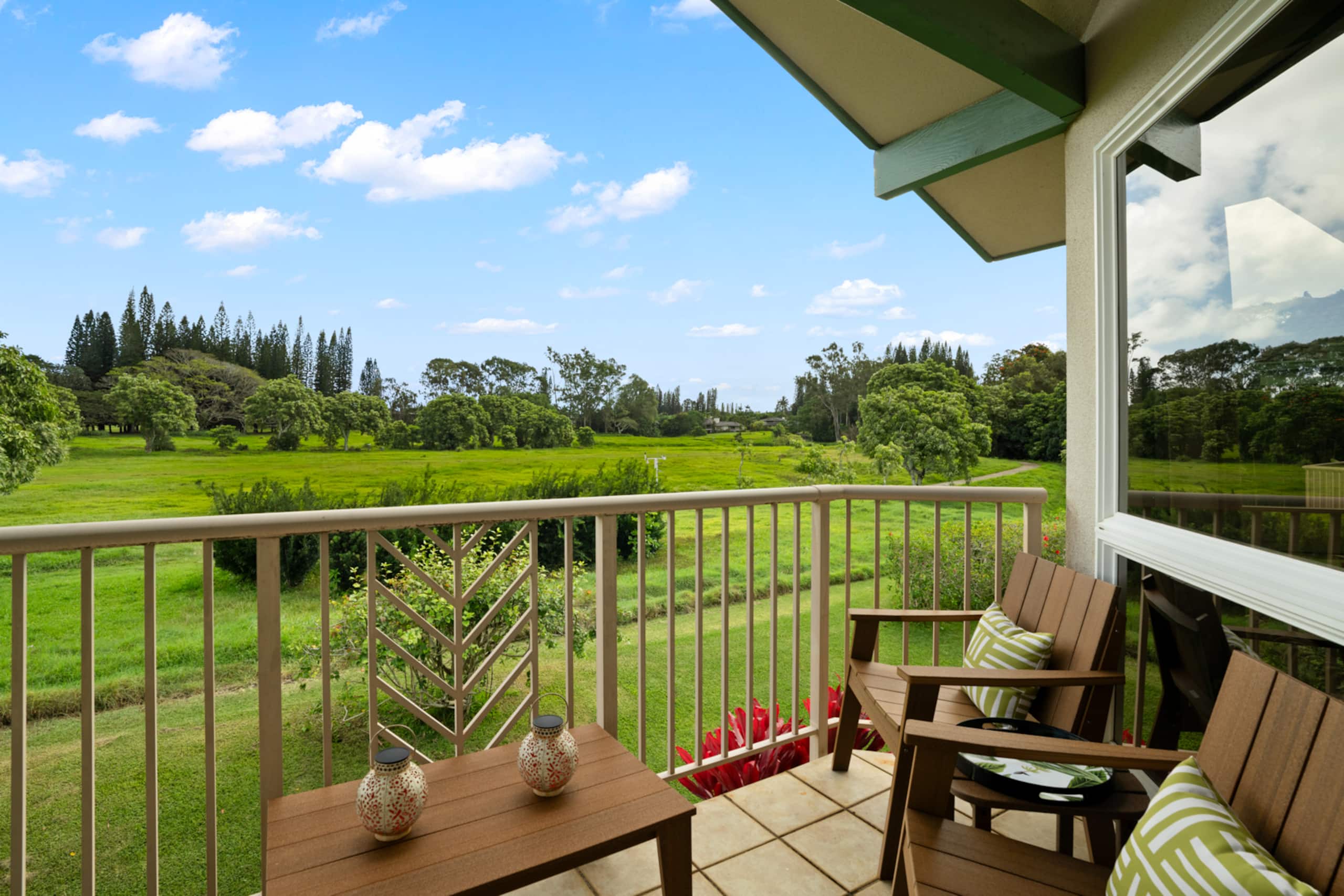 A/C Newly Renovated Townhome! ~Pool ~Jacuzzi ~BBQ - Photo 6