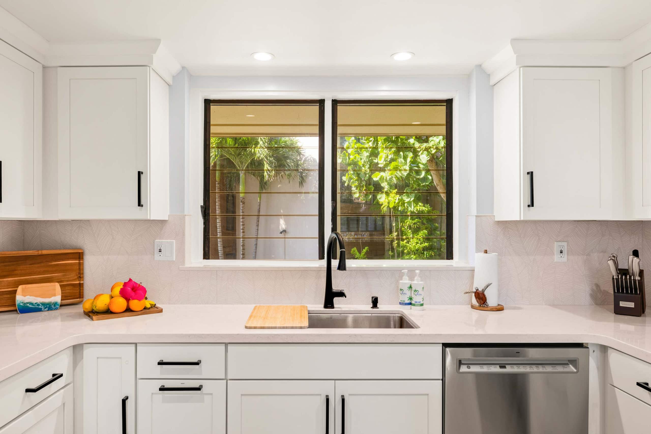 Makahuena 1205 Fully Renovated Ocean-View Condo - Photo 13
