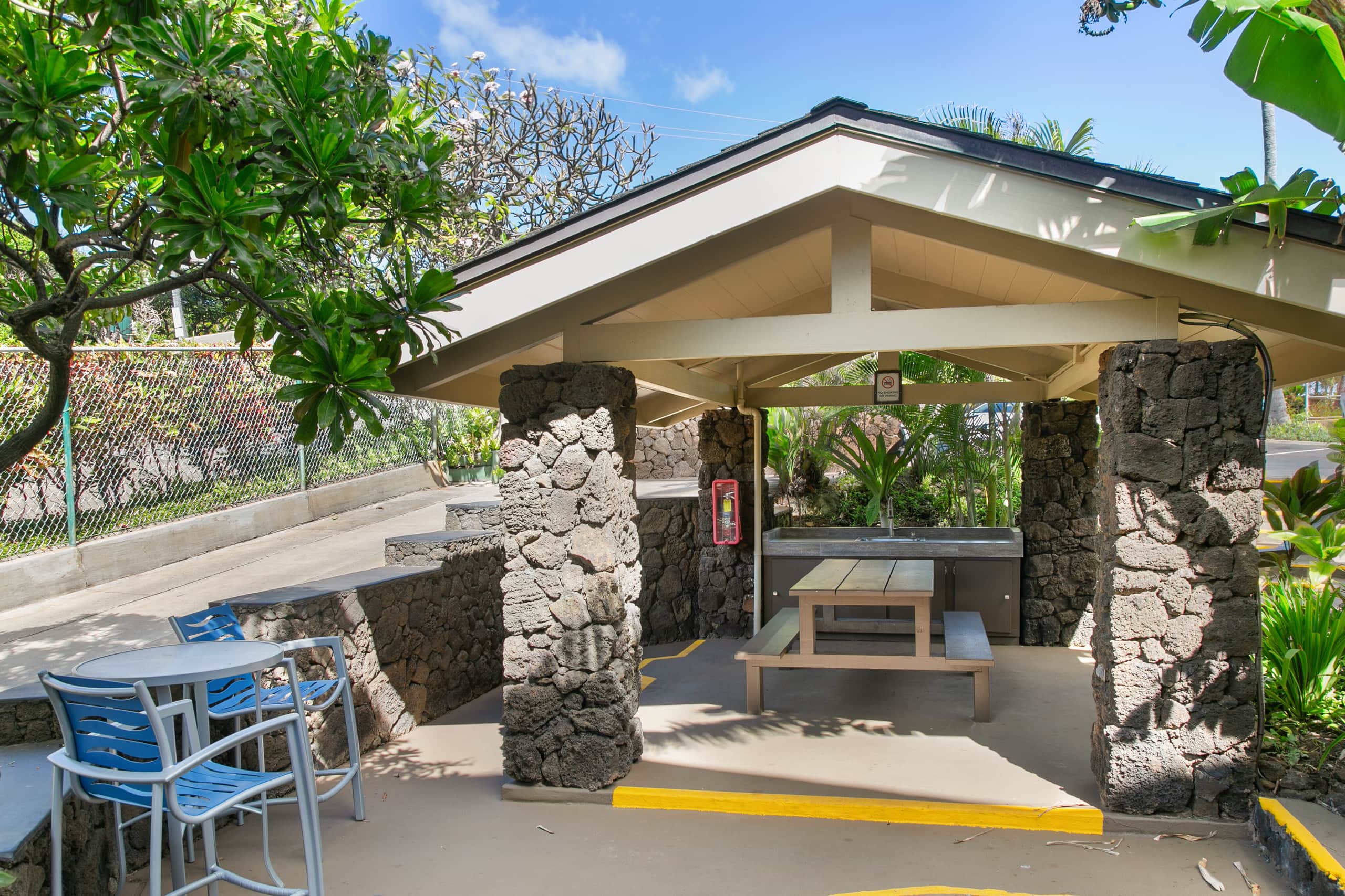 Makahuena 1205 Fully Renovated Ocean-View Condo - Photo 32
