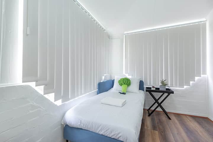 Well-located Ext Single Room Near Eastwood Station - New South Wales