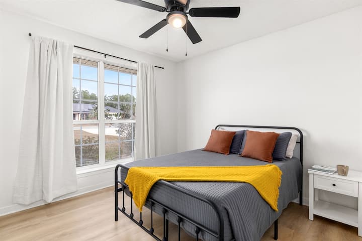 Bright Queen Bedroom  | Ceiling Fan & Blackout Curtains