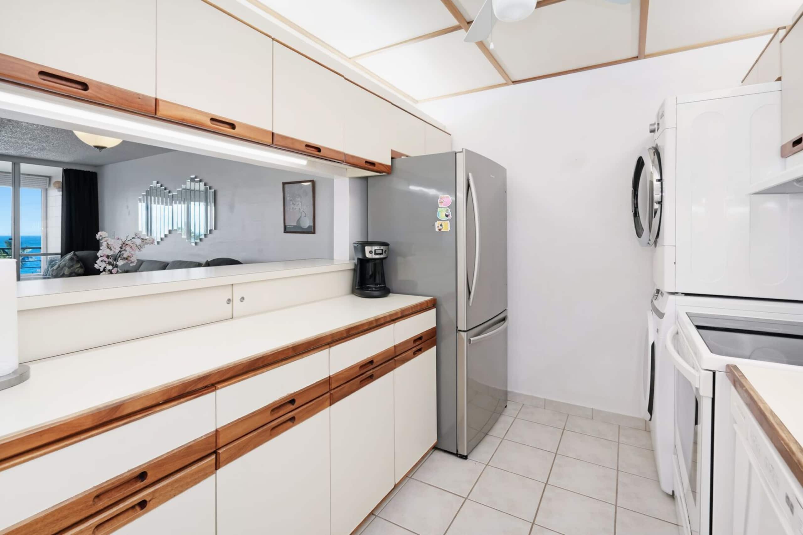 3 bedroom Oceanview Walk to Everything - KBR 612 - Image 8