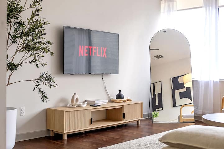 Sky-high 2br | Fifa Dallas | Views + Rooftop - Oak Lawn - Dallas