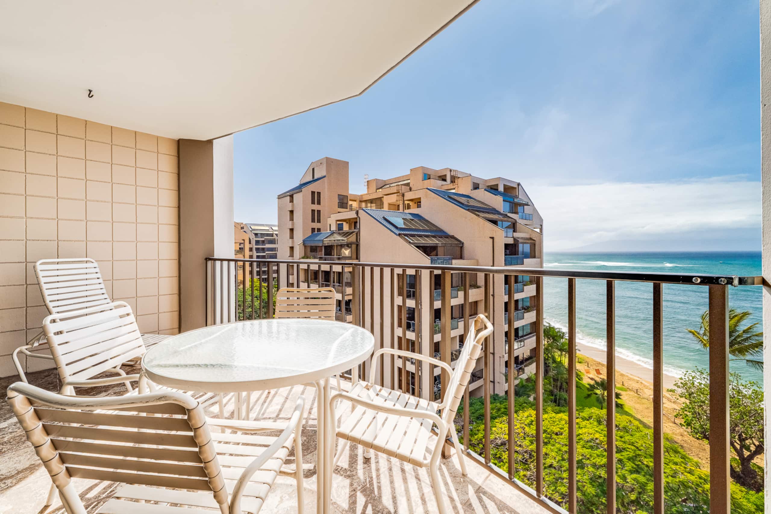 Hotel in Lahaina · ★5.0 · 1 bedroom · 2 beds · 1 bath - Image 13