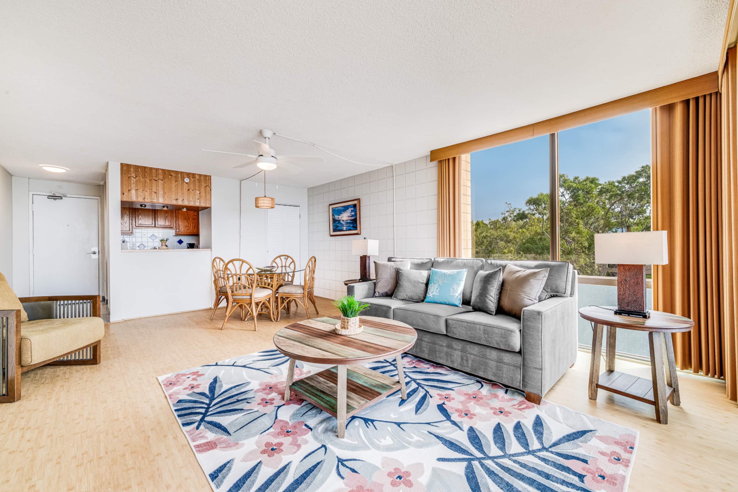 Hotel in Lahaina · ★5.0 · 1 bedroom · 2 beds · 1 bath - Image 4