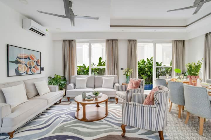 Rooms: Living room
