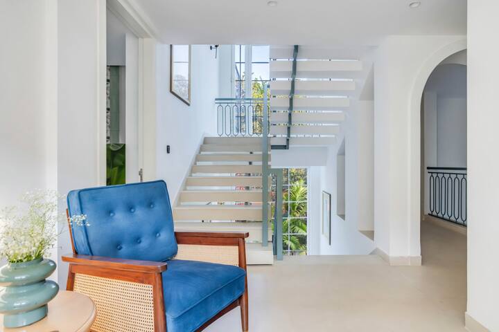 Interior: Staircase