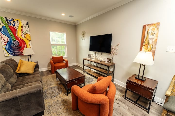 Modern 4br Home Minutes From The French Quarter - Metairie, LA