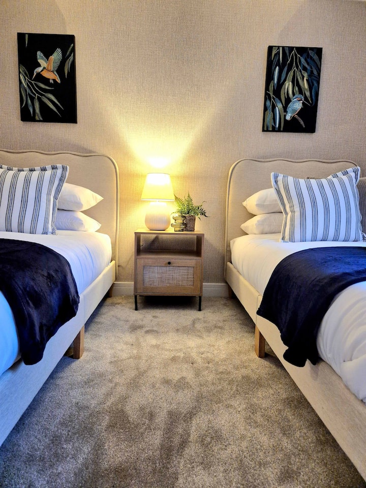 Stylish Cheltenham City Centre Home For 8 Guests - Cheltenham