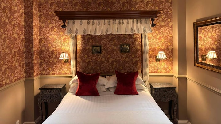 Double With Secluded Gardens & Wellness Treatments - Hebden Bridge