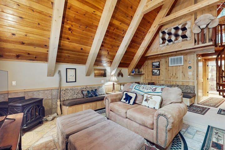 2br Cabin W/fireplace Close To Lake, Ski - South Lake Tahoe, CA
