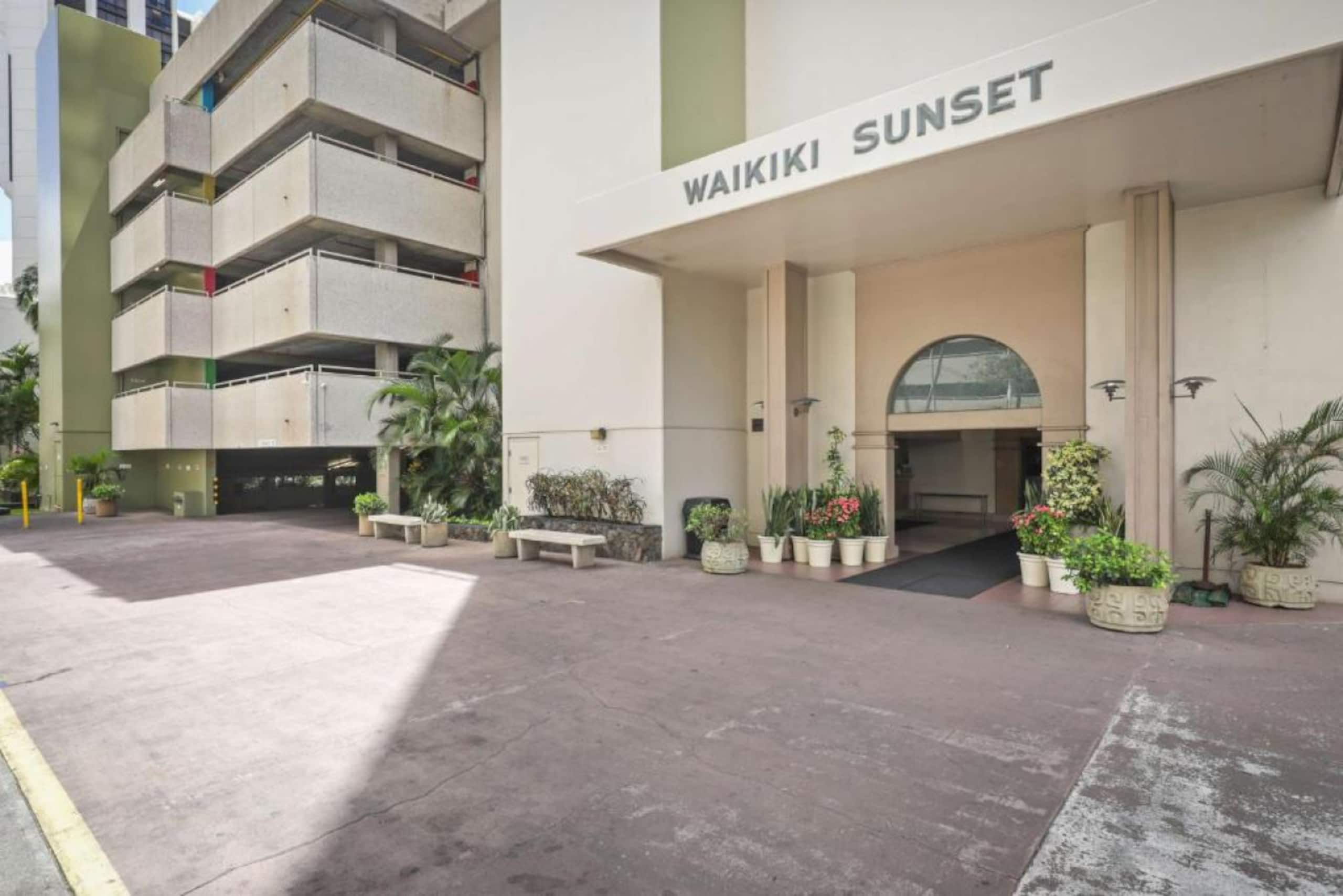 Hotel in Honolulu · ★4.89 · 1 bedroom · 2 beds · 1 private bath - Image 30