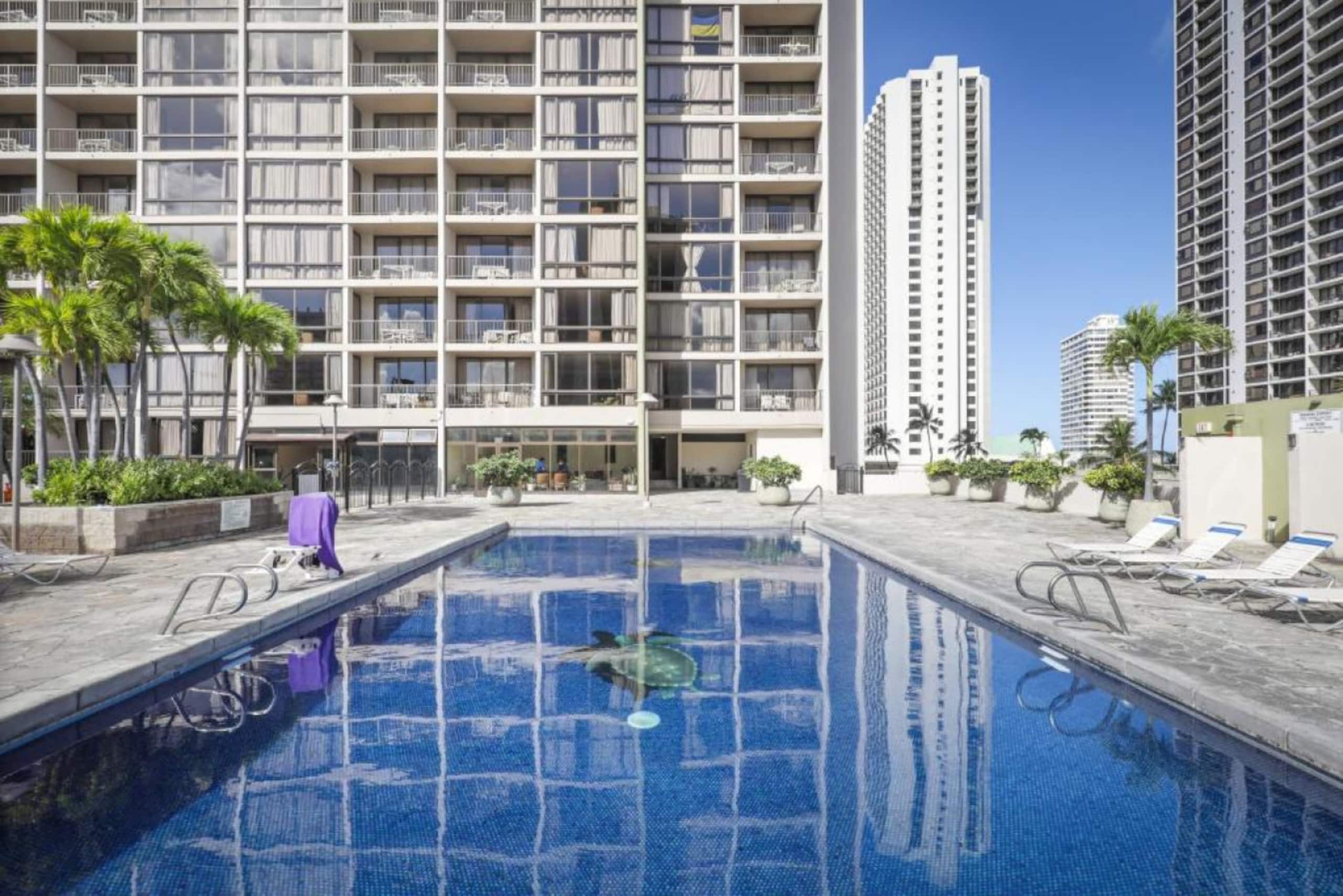 Hotel in Honolulu · ★4.89 · 1 bedroom · 2 beds · 1 private bath - Image 12